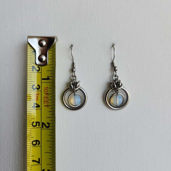 Vintage whimsical opalite and silver circle earrings ✦ Medieval fairy style ✦ - Picture 5 of 6